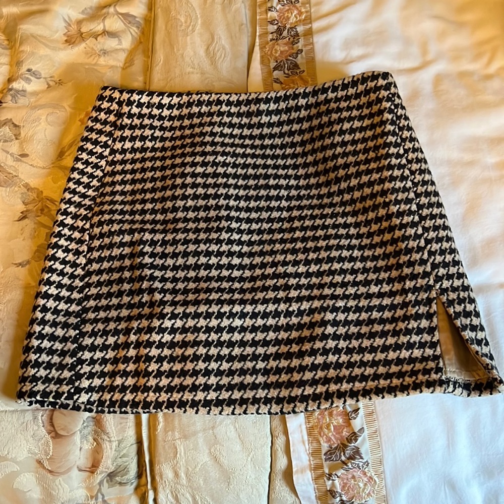 Never worn gingham skirt size M
